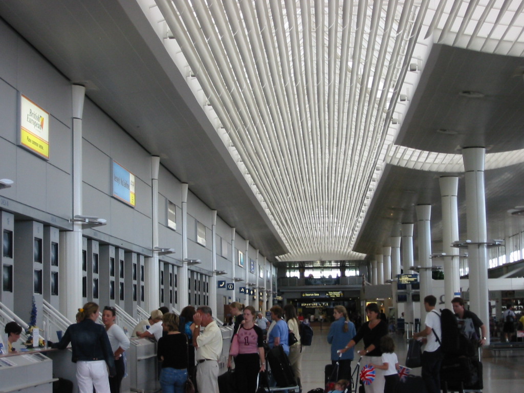 Потолок в аэропорту домодедово фото airport ceiling